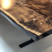 Epoxy+tafel+eiken+donker-ambachtelijke-tafels